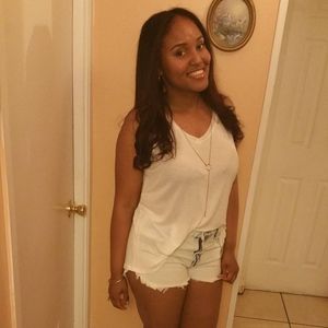 Meet your Posher, Vanessa